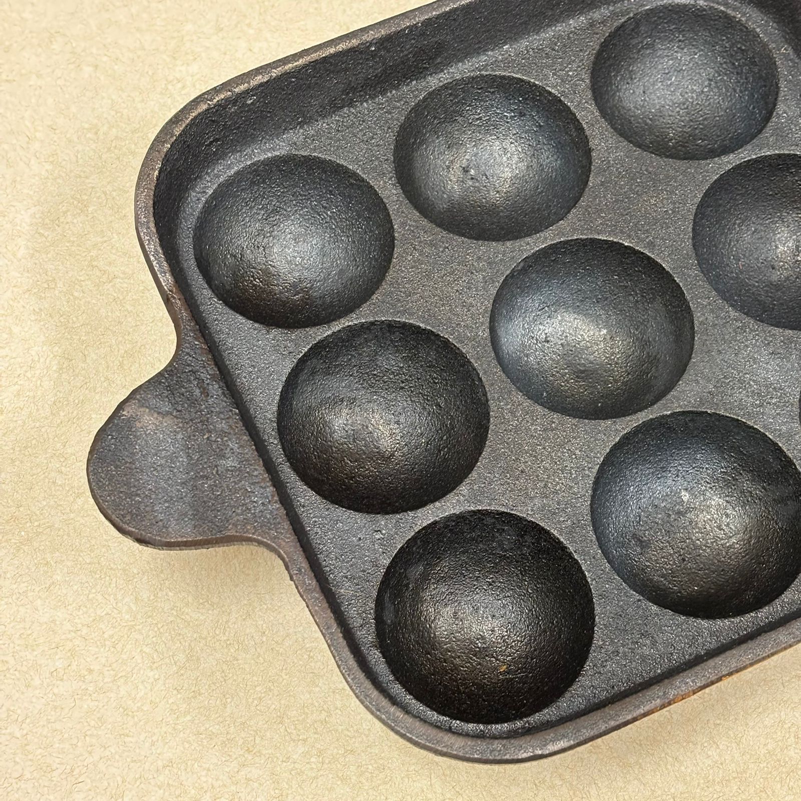 Cast Iron 9 - Pit Kuzhi Paniyaram Square Pan - Image 3