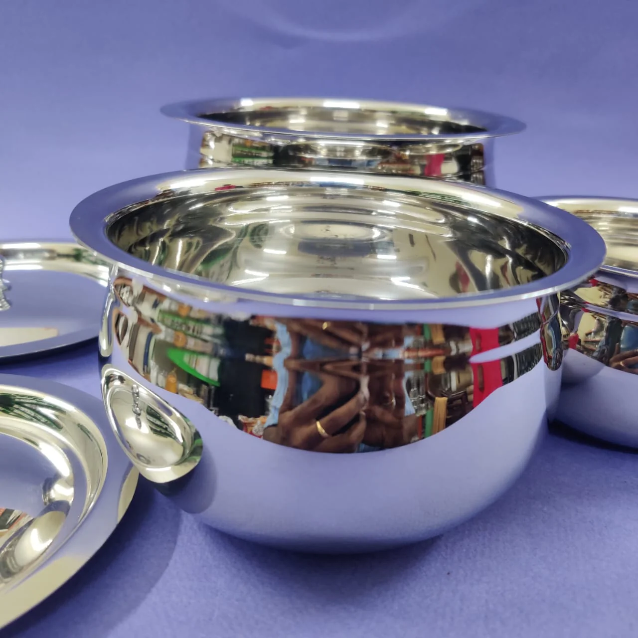 Karaikudi Apple Serving Bowl with lid Set of 3 - Image 6
