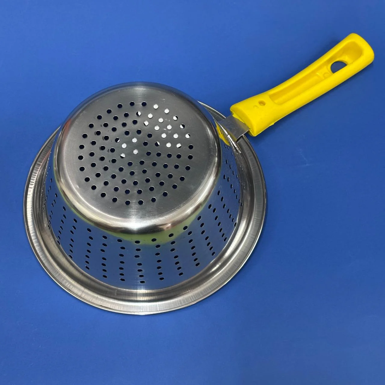 Stainless Steel Vegetable Strainer with Plastic Handle - Image 4